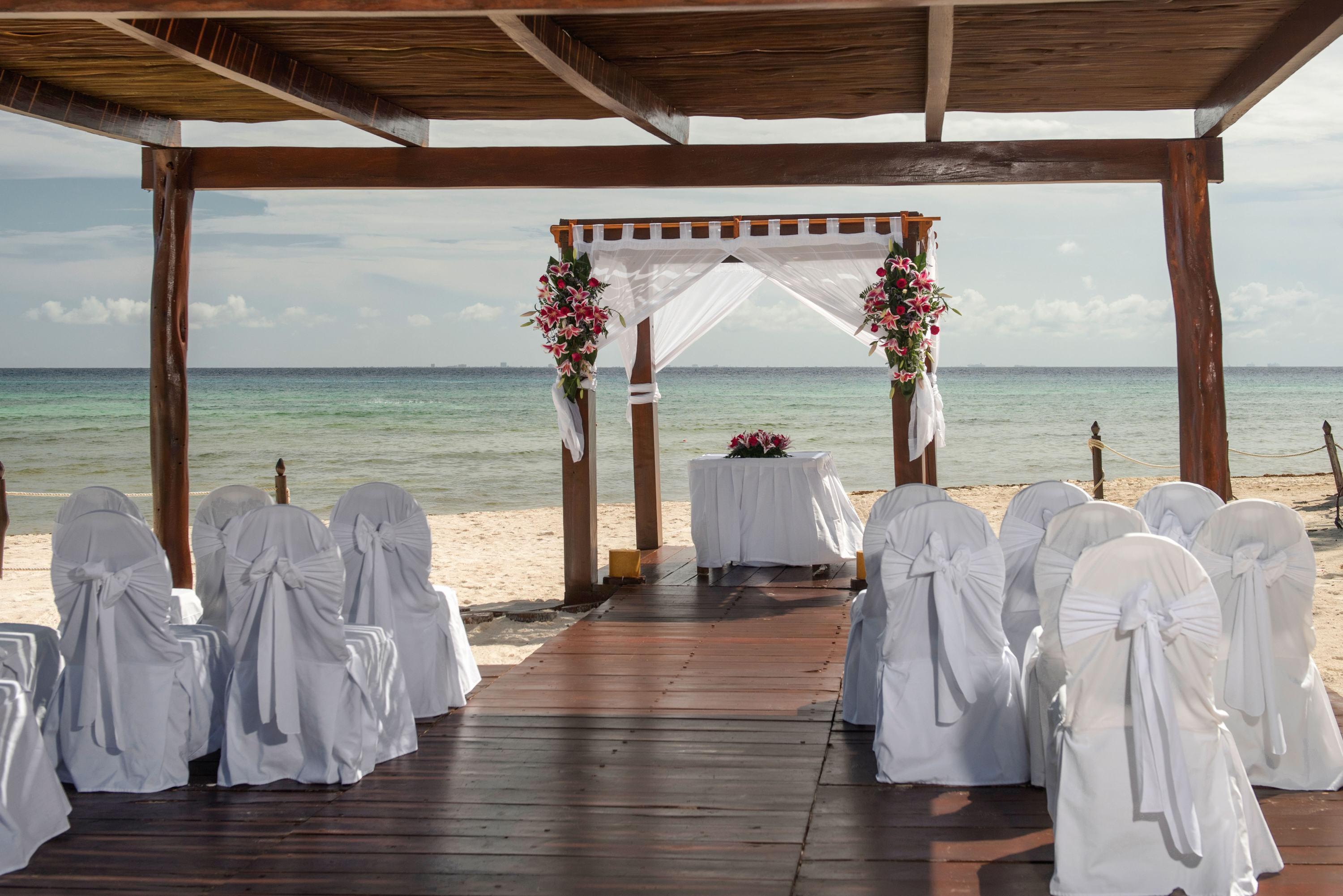 แกรนด์ ริเบียรา ปริ้นเซส - ออล อินคลูซีฟ Hotel ปลายาเดลการ์เมน ภายนอก รูปภาพ A beach wedding
