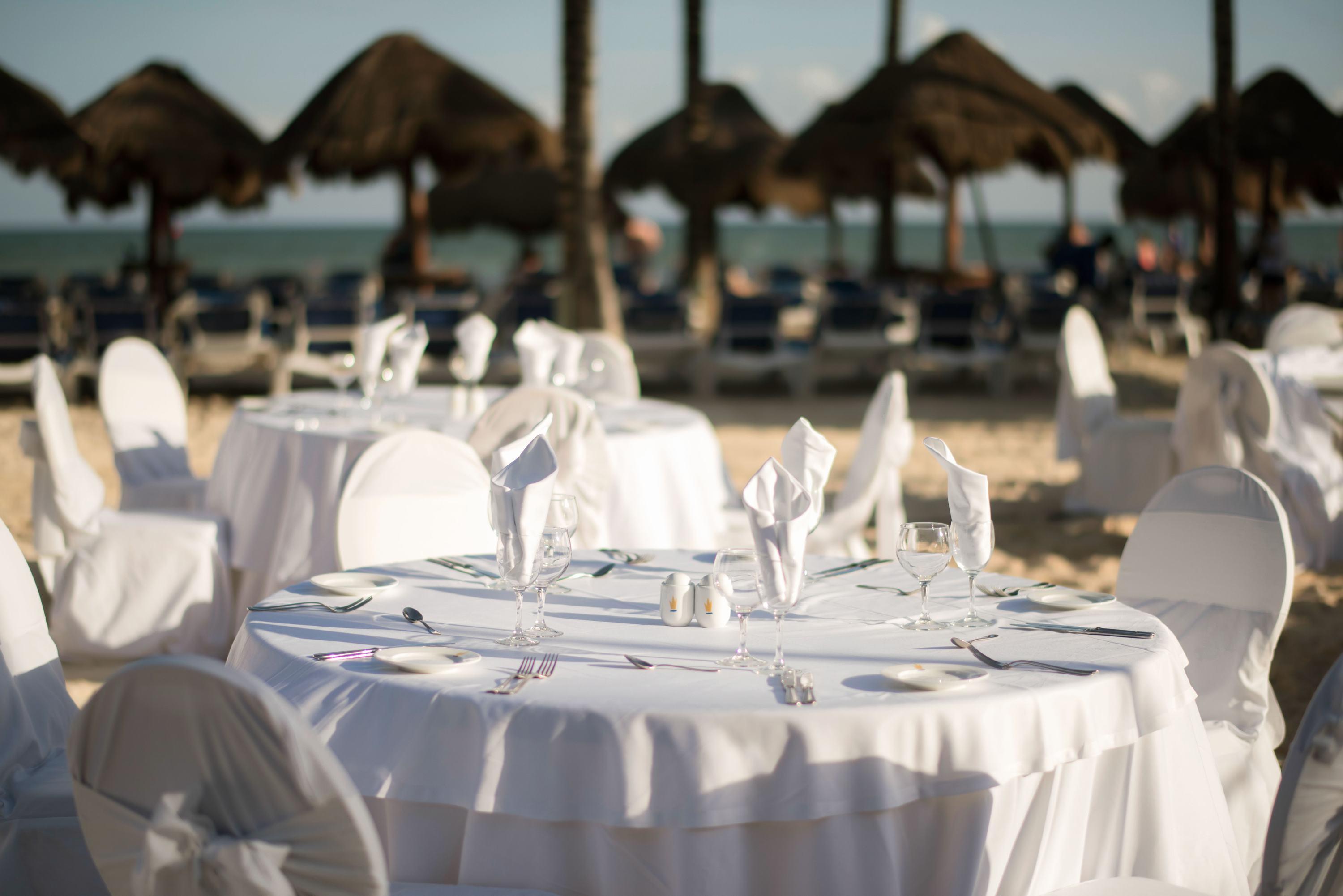 แกรนด์ ริเบียรา ปริ้นเซส - ออล อินคลูซีฟ Hotel ปลายาเดลการ์เมน ภายนอก รูปภาพ A table set for a formal dinner