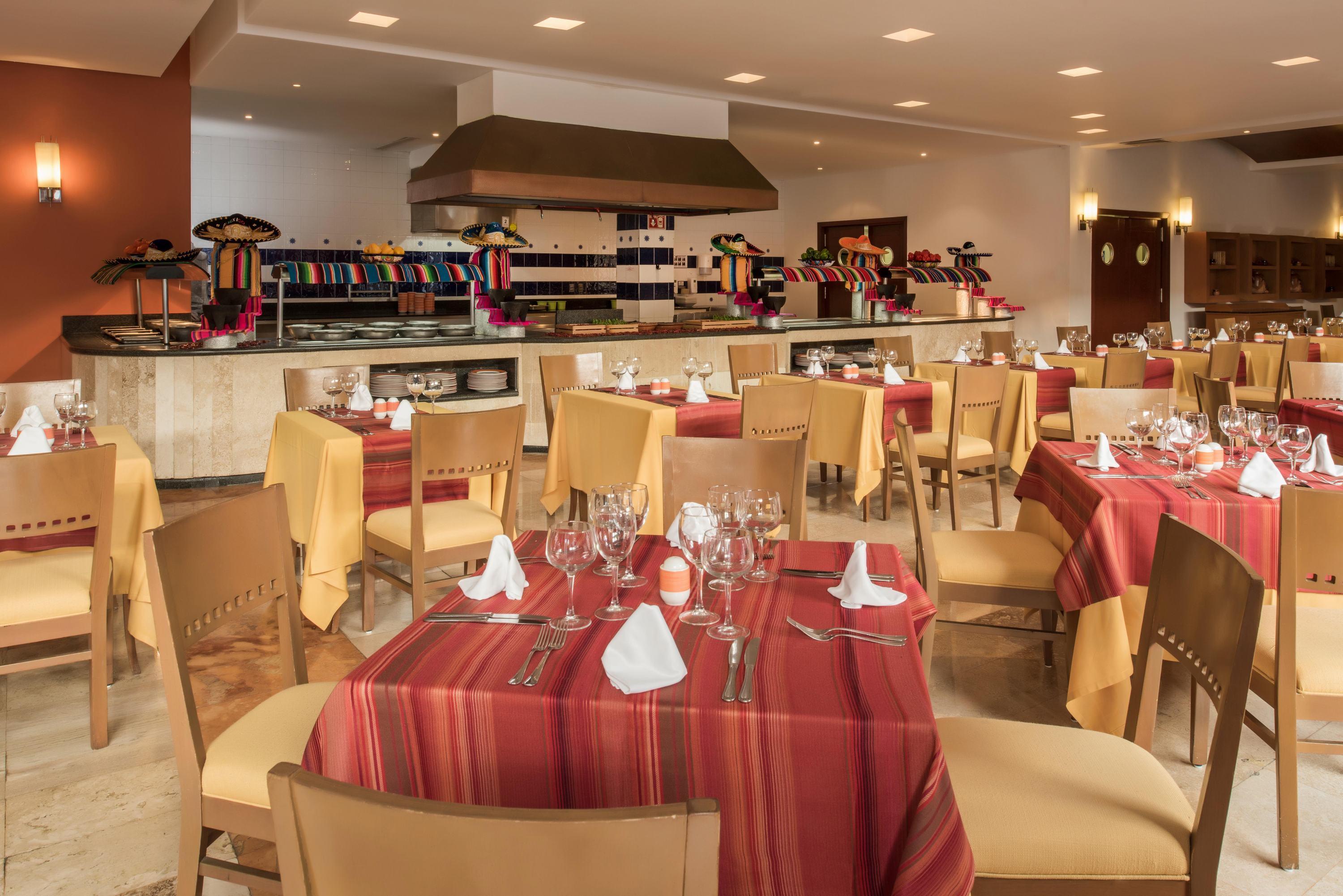 แกรนด์ ริเบียรา ปริ้นเซส - ออล อินคลูซีฟ Hotel ปลายาเดลการ์เมน ภายนอก รูปภาพ Restaurant at the hotel