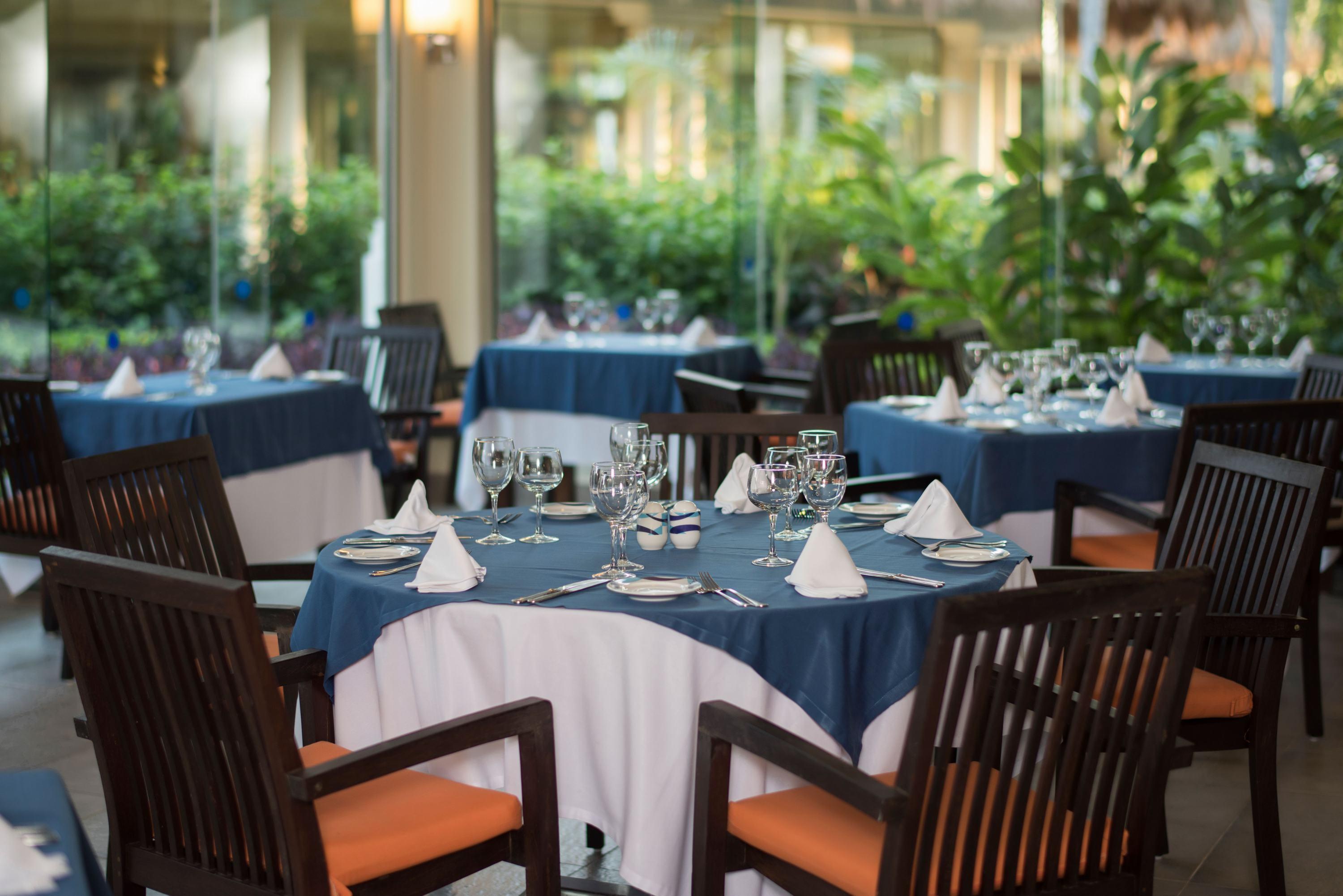 แกรนด์ ริเบียรา ปริ้นเซส - ออล อินคลูซีฟ Hotel ปลายาเดลการ์เมน ภายนอก รูปภาพ A restaurant at a resort