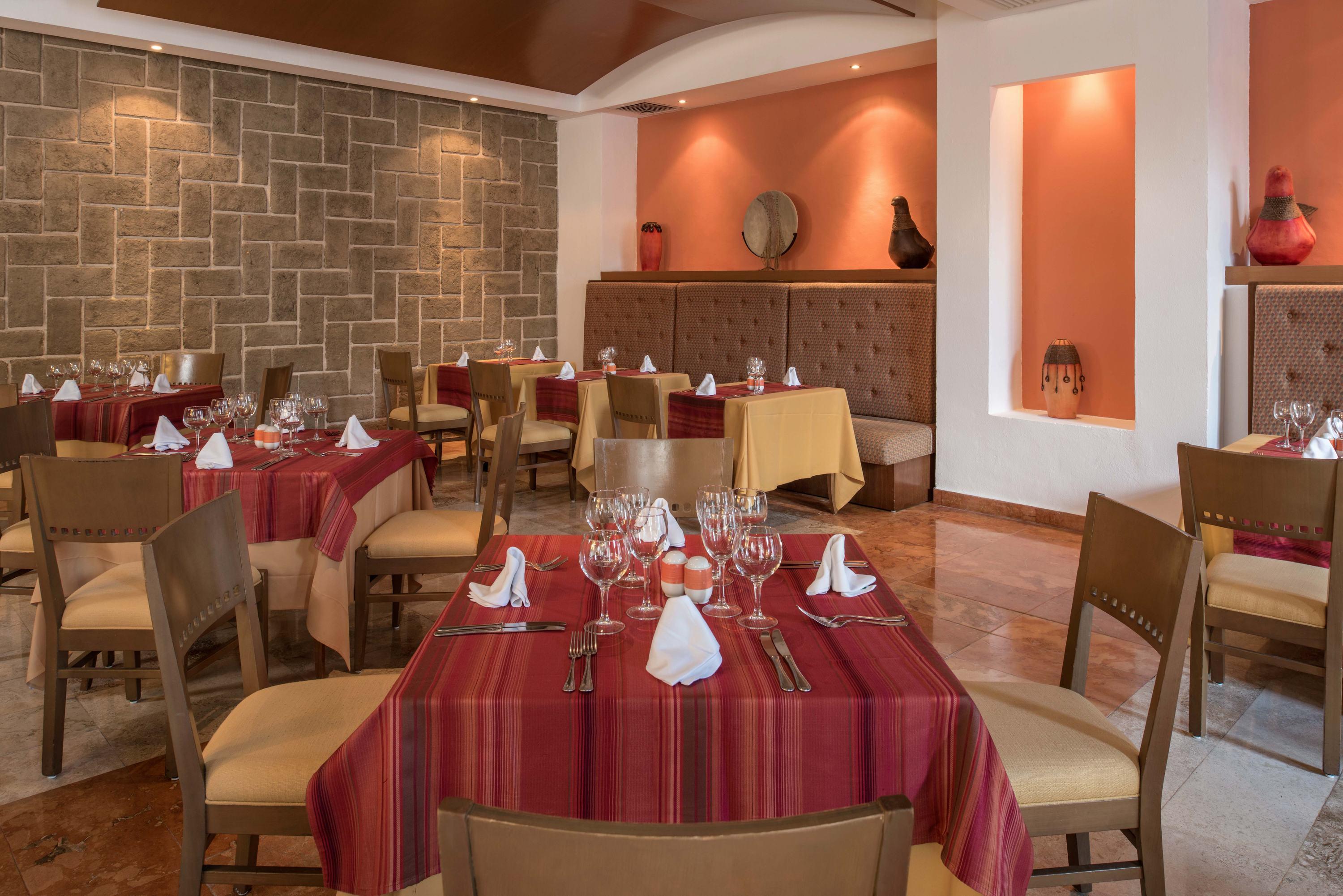 แกรนด์ ริเบียรา ปริ้นเซส - ออล อินคลูซีฟ Hotel ปลายาเดลการ์เมน ภายนอก รูปภาพ Restaurant at the hotel