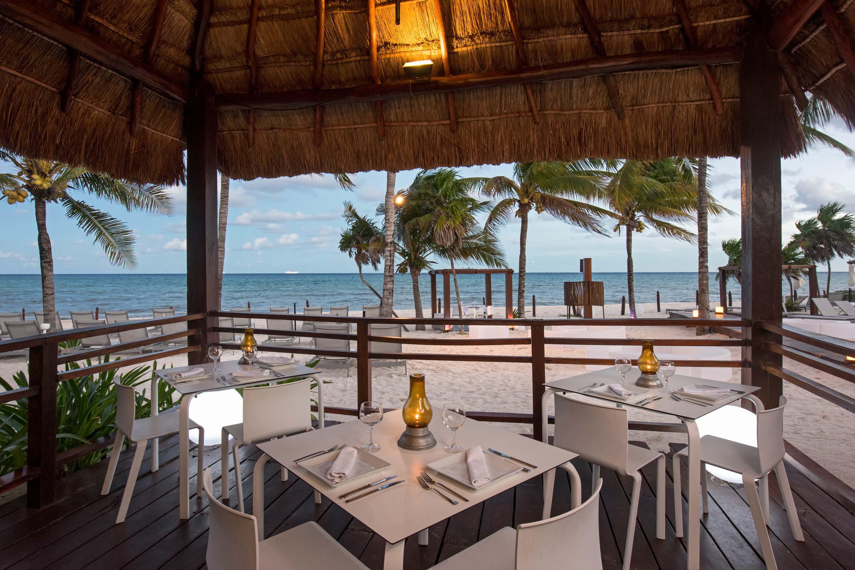 แกรนด์ ริเบียรา ปริ้นเซส - ออล อินคลูซีฟ Hotel ปลายาเดลการ์เมน ภายนอก รูปภาพ Beachfront dining at the Grand at Moon Palace
