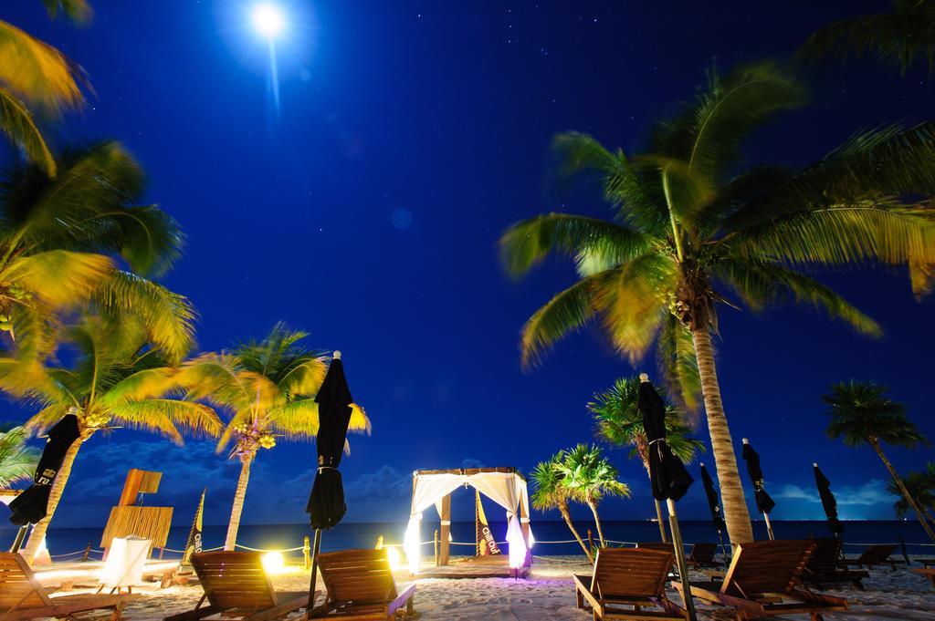 แกรนด์ ริเบียรา ปริ้นเซส - ออล อินคลูซีฟ Hotel ปลายาเดลการ์เมน ภายนอก รูปภาพ Beach at night